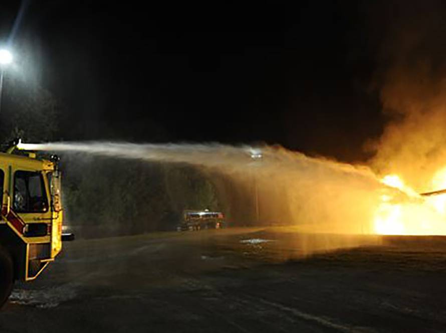 Autocisterna incendio. Sicurezza nei trasporti. Pca Broker